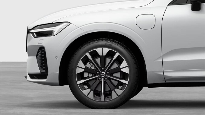 Volvo XC60 2.0 T6 [350] Plug-in Hybrid Plus Pro Dark 5dr AWD Gtron [NI] Estate - Image 7